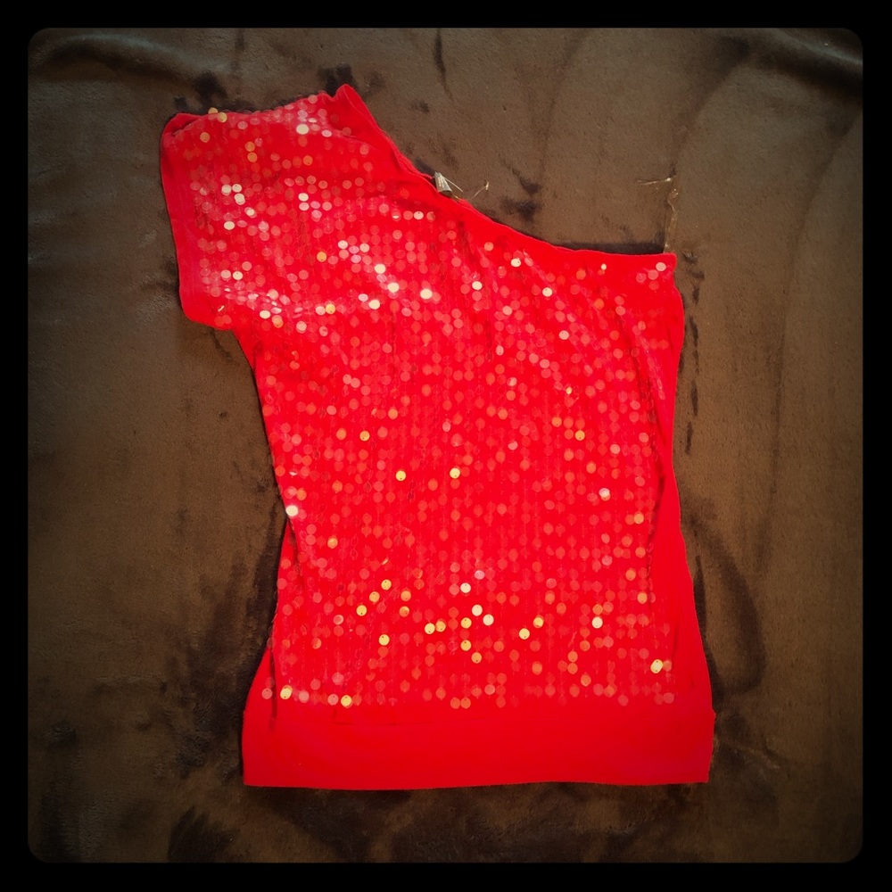 Red sequin 1 sleeved shirt